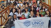 Futuros enfermeros de la Universidad del Comahue en carrera: «En la calle no se puede vivir»