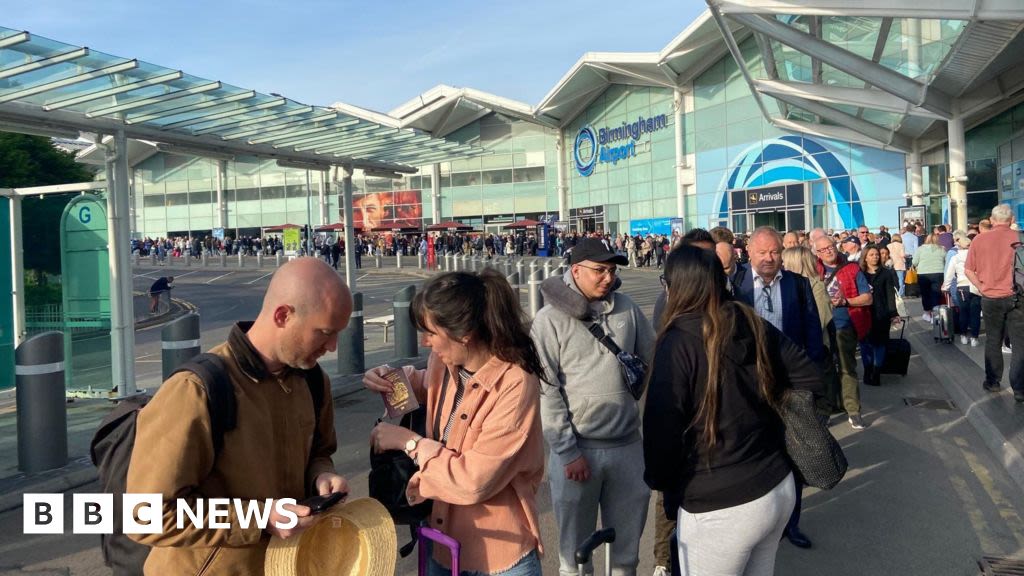 Birmingham Airport: More staff recruited to tackle long queues