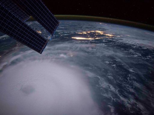 Portos ao longo da costa do Texas fecham e tráfego é afetado com aproximação da tempestade tropical Beryl Por Reuters