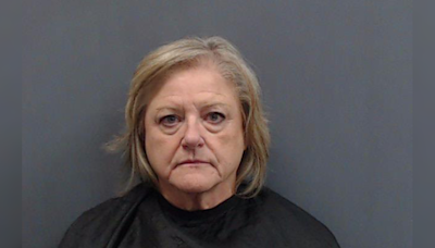 Documents explain arrest of Smith County District Clerk