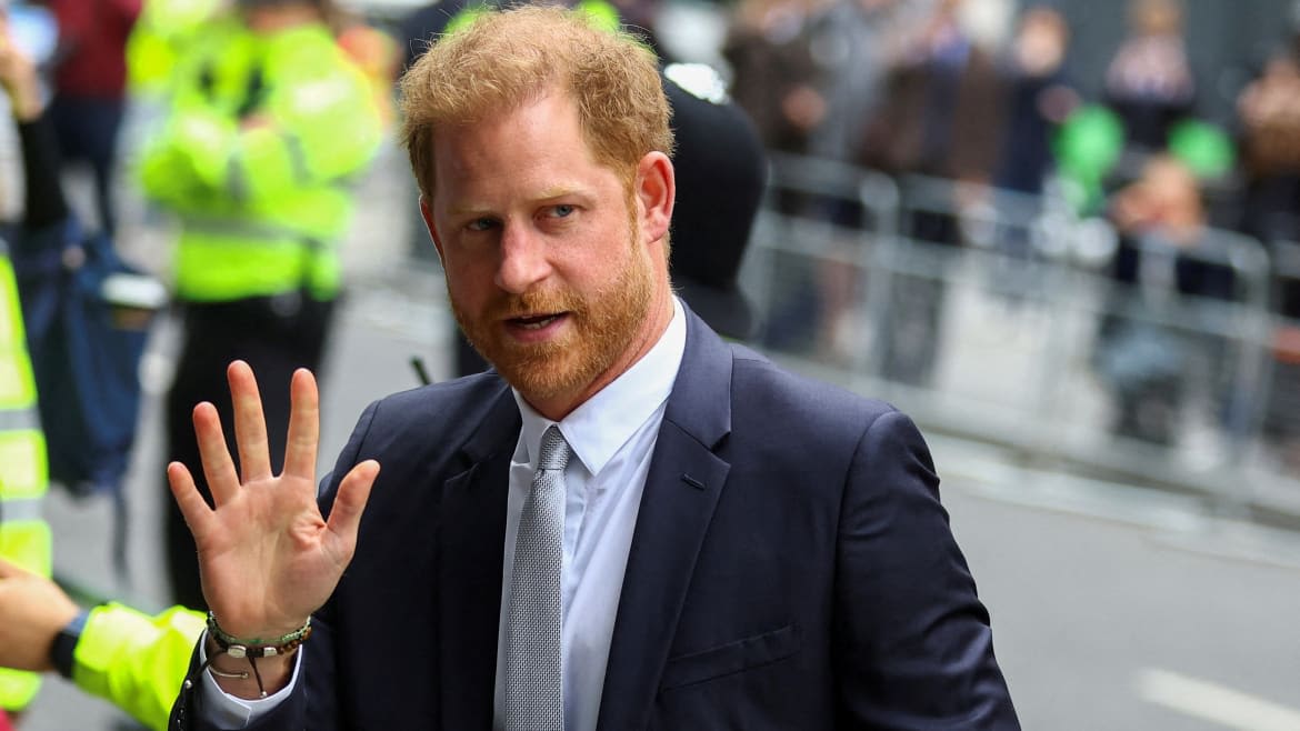 Prince Harry Urged to Apologize for Cocaine Use During Colombia Trip