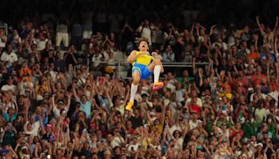 2024 Olympics: Armand Duplantis realizes childhood dream with record-breaking pole vault in Paris