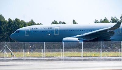 Llega a Torrejón el avión con los otros dos supervivientes del naufragio del 'Argos Georgia' en Malvinas