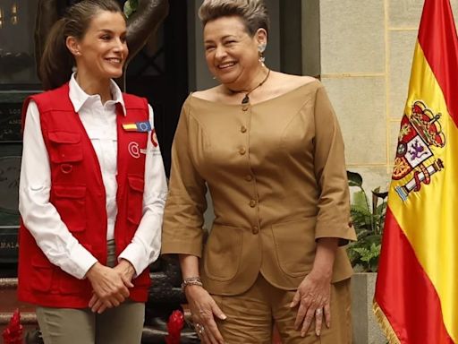 La primera dama de Guatemala se solidariza con la reina Letizia y la recibe en zapatillas en el Palacio Nacional de la Cultura