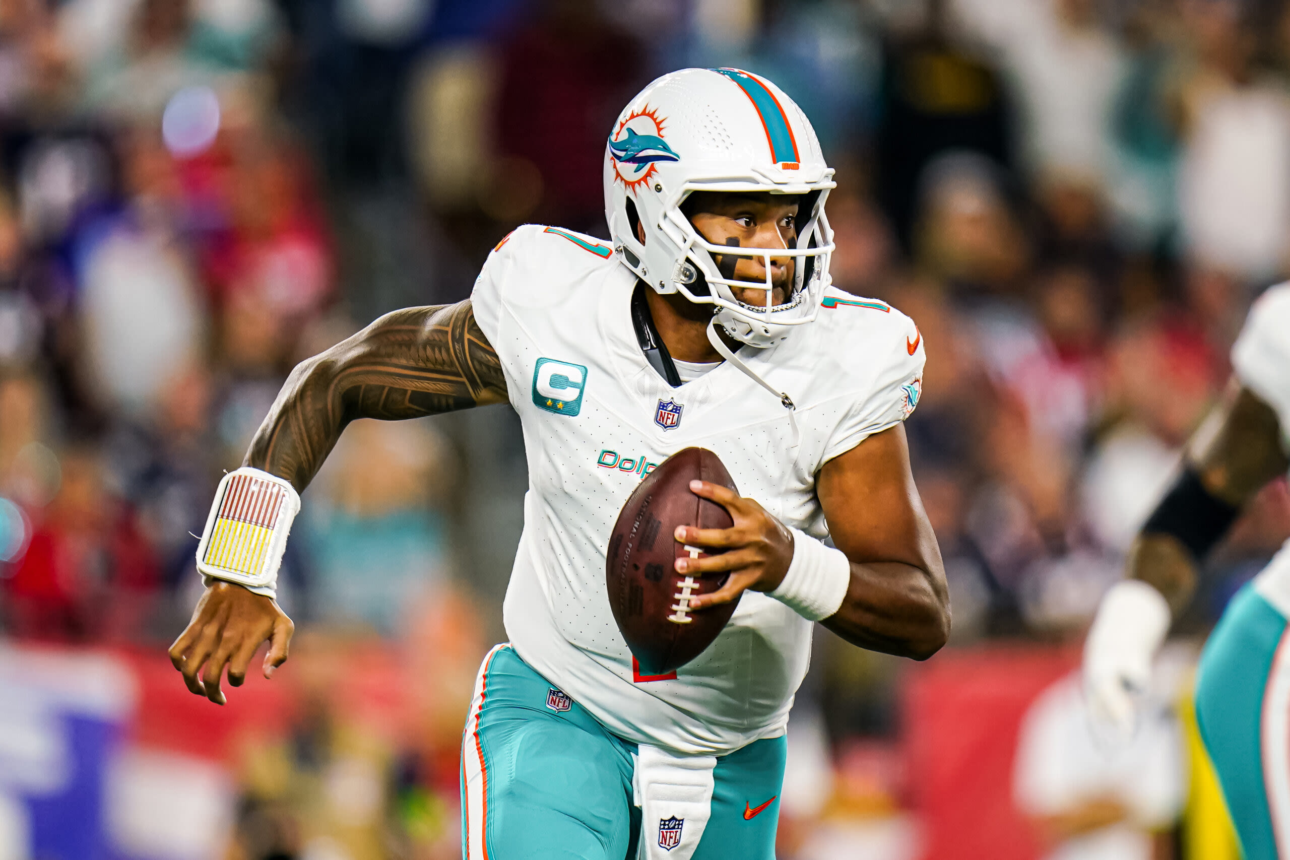 Dolphins QB Tua Tagovailoa in active contract negotiations