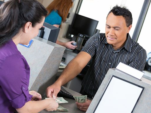 I’m a Bank Teller: 7 Reasons You Should Never Deposit More Than $10K at Once