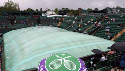 En Wimbledon están preocupadísimos por la lluvia y barajan tomar una medida extrema: jugar bajo techo y ¿sobre cemento?