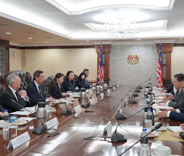 立法會考察團在馬來西亞第二天行程 拜訪國會並介紹香港最新發展 - RTHK