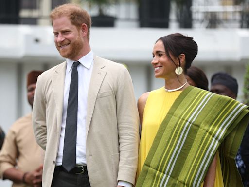 Royals urged to 'sever all ties' with Prince Harry, Meghan amid 'ban'