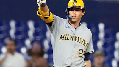 Christian Yelich delivers late to help Brewers get even with Marlins