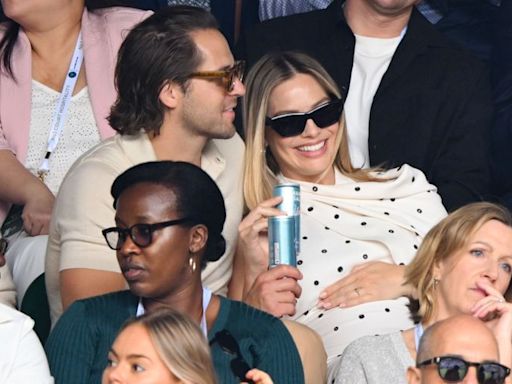 Margot Robbie mostró por primera vez su pancita de embarazó durante torneo de Wimbledon