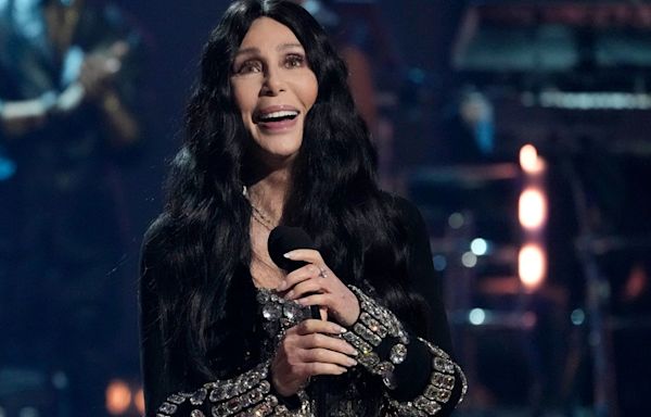 Cher says she will be coming to Cleveland for 2024 Rock and Roll Hall of Fame induction ceremony after telling Kelly Clarkson she didn't want in