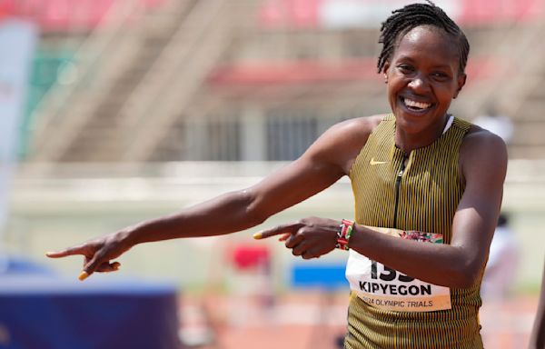 Faith Kipyegon breaks her own world record in 1,500 meters