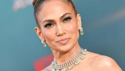 Cuál es la estricta rutina de ejercicios y dieta de Jennifer Lopez para mantenerse regia