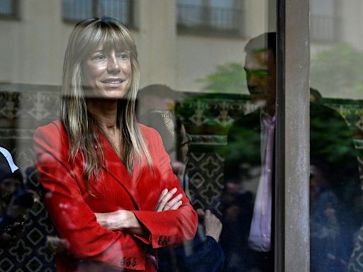 Aplazan la declaración de la esposa del presidente del gobierno español, investigada por corrupción