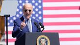 Campaña de Biden critica publicación de Trump que muestra al presidente atado de pies y manos