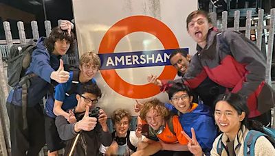 Teenagers break Guinness World Record after completing London Tube Challenge with two hours to spare