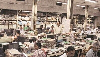 Centre issues warning of strict action against its employees for tardiness