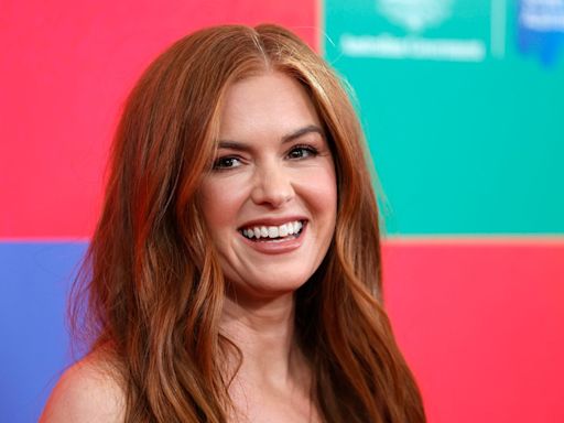 Isla Fisher's rare photo with kids and mystery companion gets fans talking