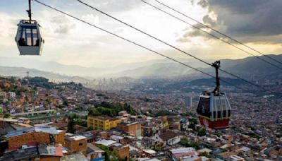 Cabina de Metrocable se desploma en Medellín y deja 10 personas heridas