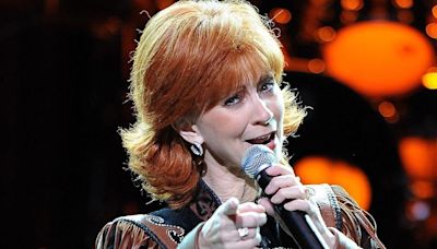 Country queen: Tribute artist brings Reba to the stage in Munster