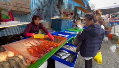 烏石港海鮮餐廳多收1千元 店家稱寫錯金額已退款