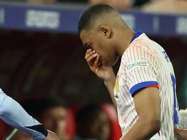 Mbappe lacht schon wieder - Frankreich hofft und bangt