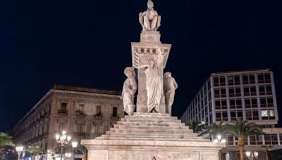 Rifatto il look a Bellini in piazza Stesicoro