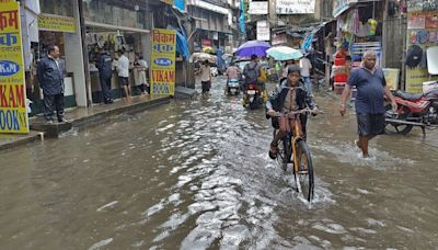 Mumbai Rains LIVE: Wet spell continues as IMD sounds red alert till Friday