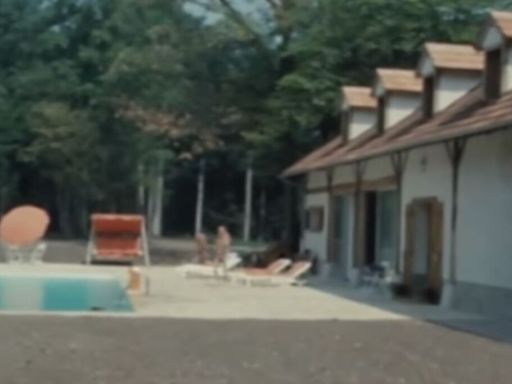 Alain Delon : à quoi ressemble sa maison à Douchy ?