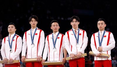El campeón olímpico chino Li culpa a los entrenadores por la derrota del equipo masculino en París