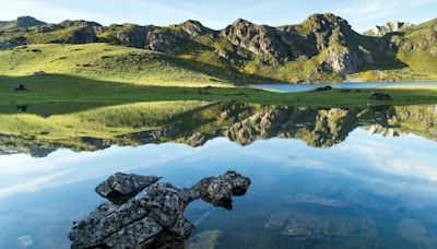 Una de las excursiones más bonitas de España: entre lagos y en el corazón de un parque natural