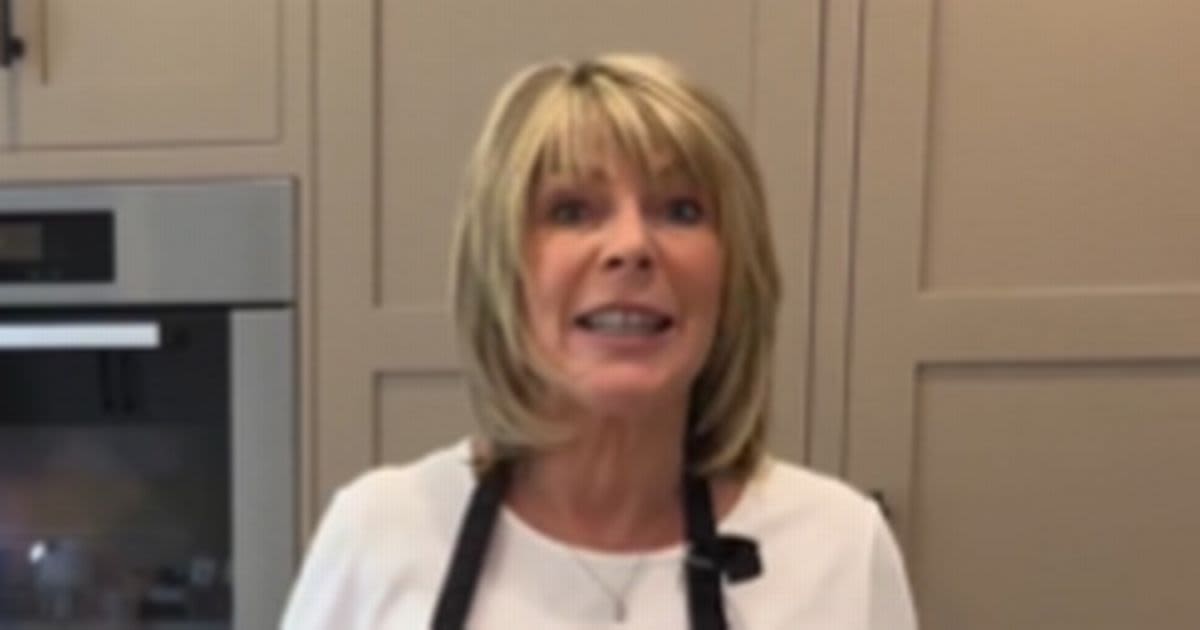 Ruth sparks drama with video showing wedding ring after Eamonn split