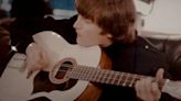 ¿En millones? Subastarán guitarra perdida de John Lennon