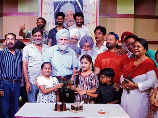 Playwright Jatinder Brar’s birthday celebrated at Punjab Naatshala