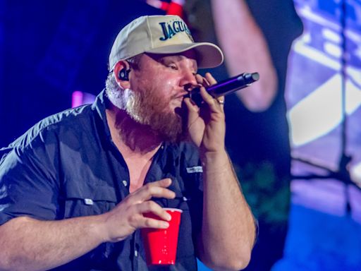 Luke Combs rattles stadium at Jacksonville concert, ready to come back and do it again