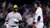 Jesse Winker hears boos as Milwaukee plays in Seattle