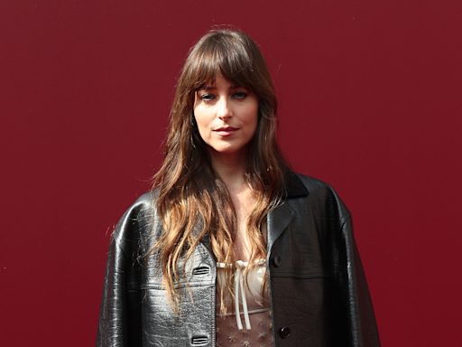 Exactly How To Achieve Dakota Johnson's Effortless Bangs