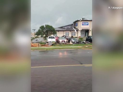 Tornado injures dozens, damages 500+ buildings in Central Texas