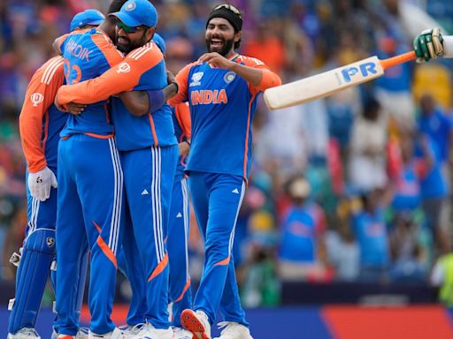 ‘Thank you for bringing World Cup home’: MSD, Tendulkar congratulate Team India