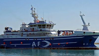 Albares confirma que hay dos españoles desaparecidos en las Islas Malvinas y achaca el hundimiento del barco al fuerte oleaje - ELMUNDOTV
