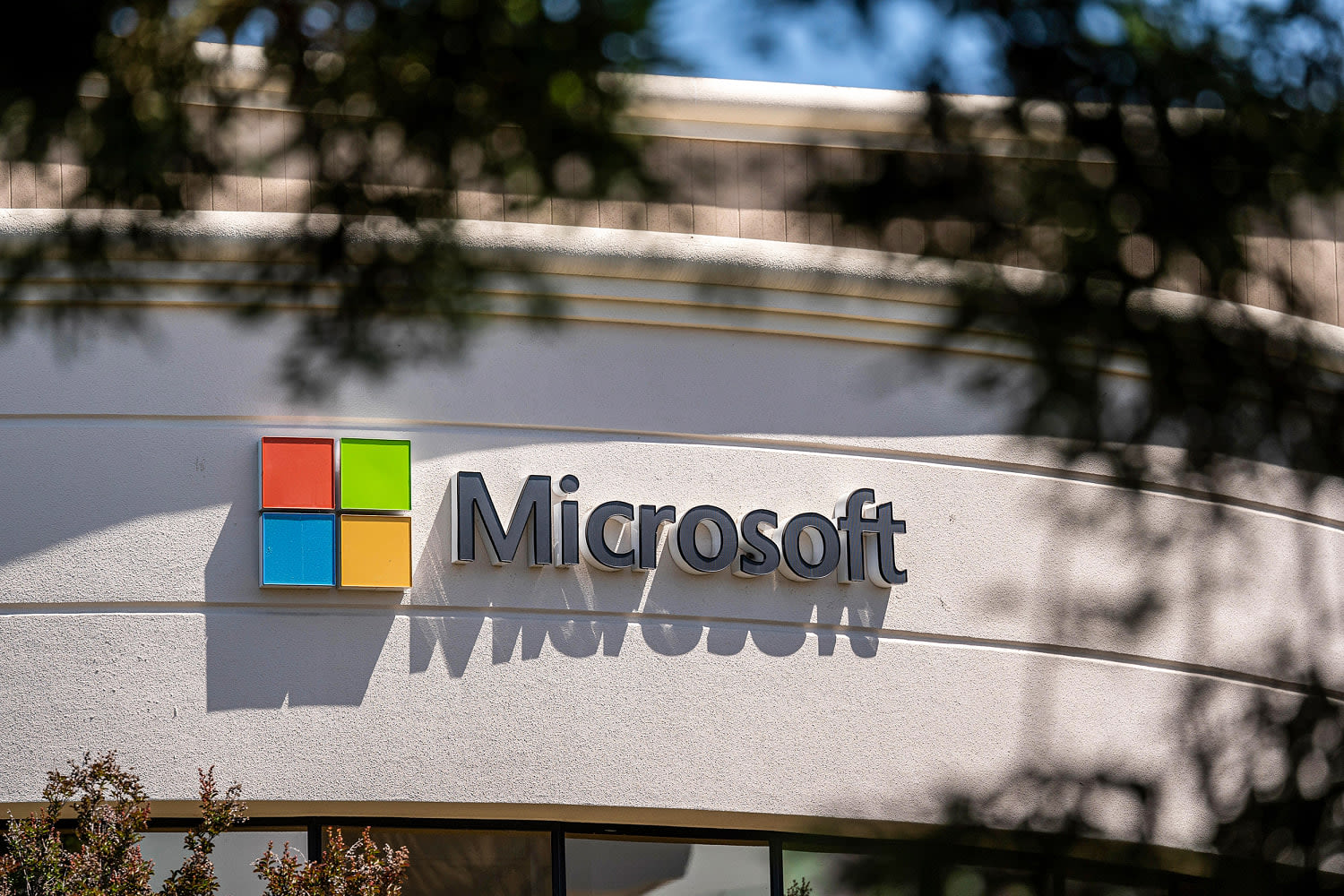 Microsoft investigating new outages of services after global CrowdStrike chaos