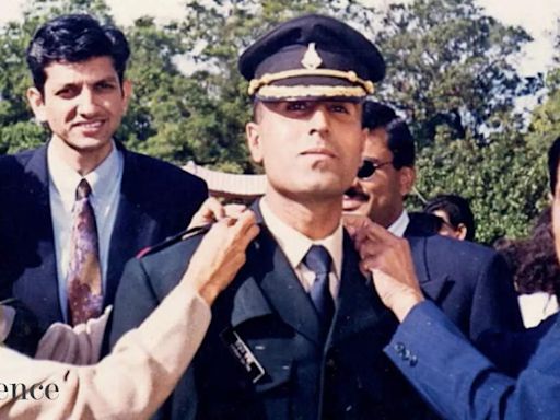 "Yeh dil maange more", says Capt Vikram Batra's brother as he recreates Kargil hero's famous victory message at iconic point - The Economic Times