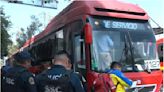 Metrobús acciona mecanismo de frenado; reportan 12 lesionados