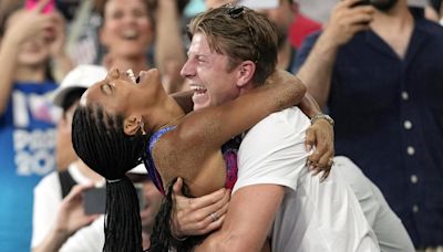 Tara Davis et Hunter Woodhall : la love story olympique et paralympique des Jeux de Paris