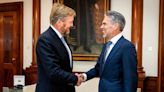 斯霍夫晤荷蘭國王宣誓就任首相 將領導右翼聯盟內閣