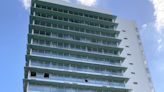 El Deauville, un hotel icónico de Miami Beach, se hace humo