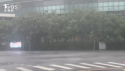 凱米颱風直撲！ 宜蘭首當其衝「雨用倒的」│TVBS新聞網