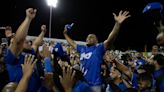 El Licey, campeón dominicano, recibe la bandera antes de partir a la Serie del Caribe