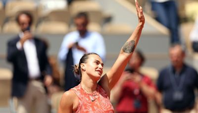 Sabalenka festejó su triunfo bailando con Jabeur en Roland Garros